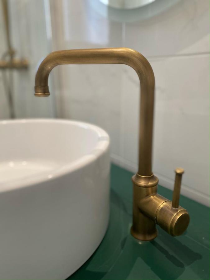 La Suite Dandy - Beau T2 -Terrasse, Parking Gratuit, Climatisation Bagnères-de-Bigorre Esterno foto
